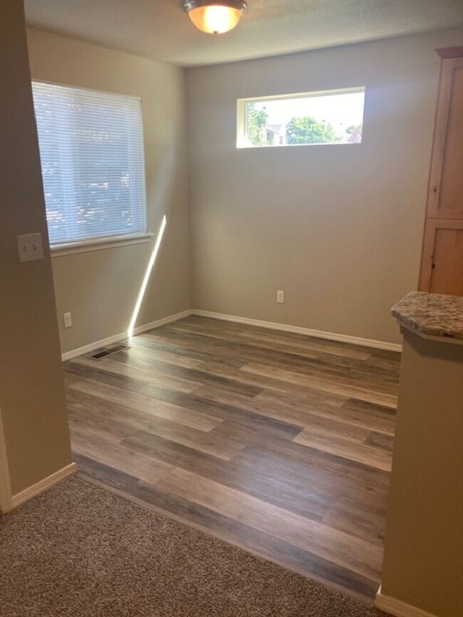 Building Photo - 6701 W Colehaven Dr