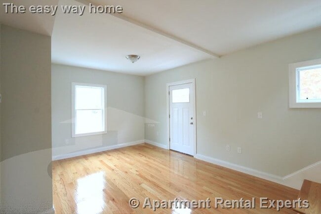 Building Photo - 29 Elmwood St