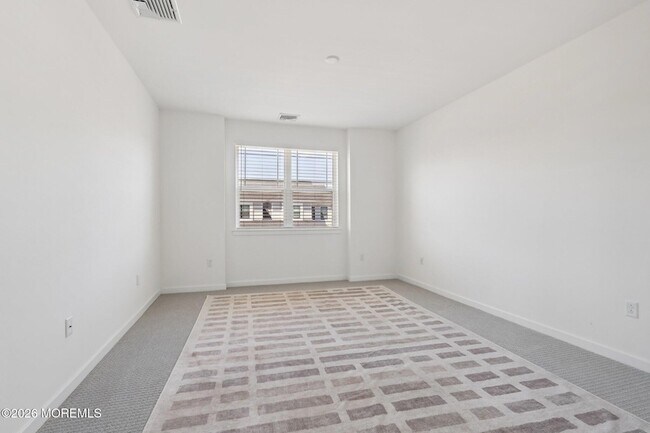 Building Photo - 2 Dogleg Ln
