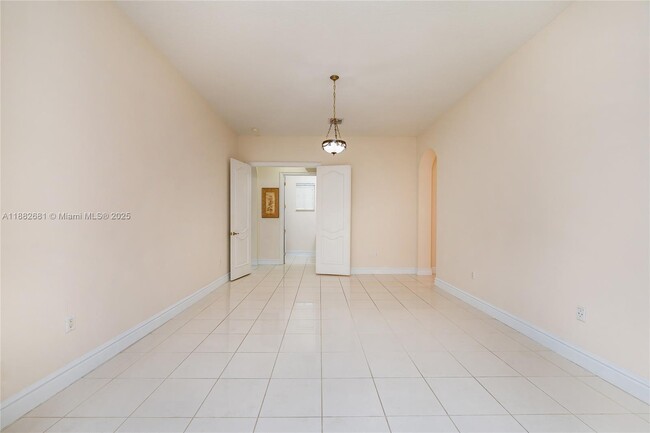 Building Photo - 9981 SW 70th St