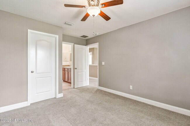 Building Photo - 11470 Glenlaurel Oaks Cir