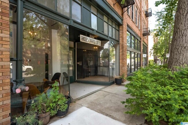Building Photo - 2217 2nd Ave N