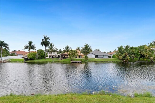 Building Photo - 11843 SW 13th Ct