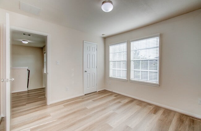 Building Photo - 7506 Pavilion Dr