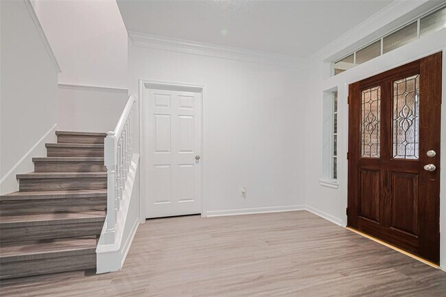 Building Photo - 2118 Westover Park Cir