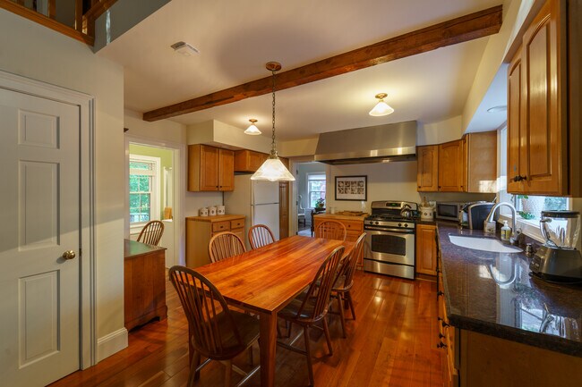 Building Photo - 45 Taconic Ave