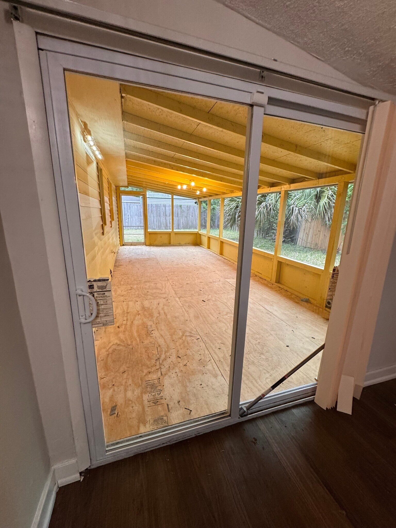 Building Photo - 2108 Burpee Dr