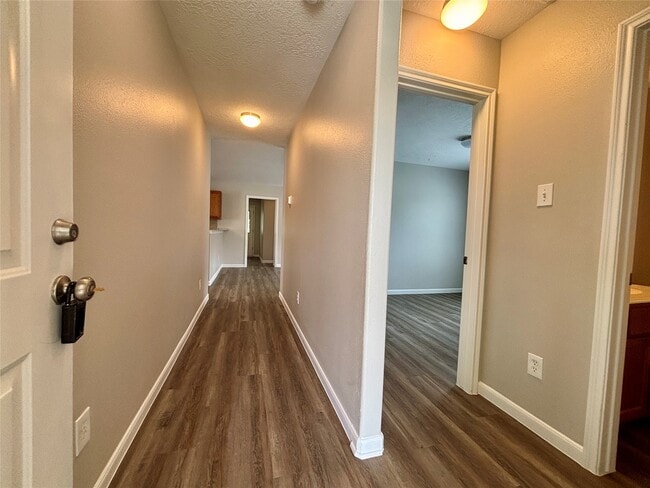 Building Photo - 8816 E Buffalo Cir