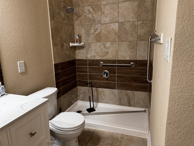 Building Photo - 8727 Stoney Brook Ln