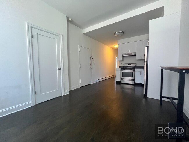 Building Photo - 957 Second Avenue