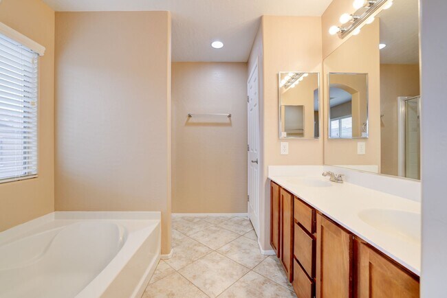 Building Photo - ***MOVE IN SPECIAL*** Spacious 3-Bed Home w/ Private Paver Patio in Gated Community w/ Pool & Park