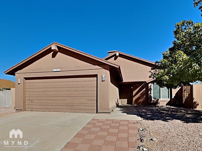 Building Photo - 10037 E Stella Rd