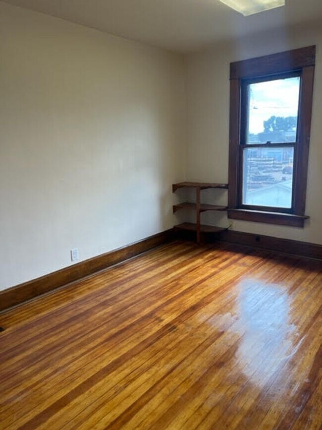 Building Photo - 1843-1845 W 3rd St