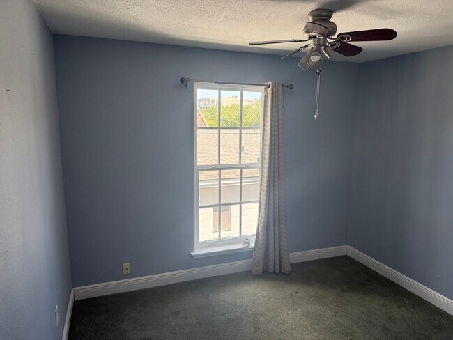 Building Photo - 3625 Saint Charles Ave