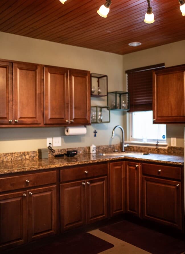 Building Photo - 1911 Shadow Bend Dr