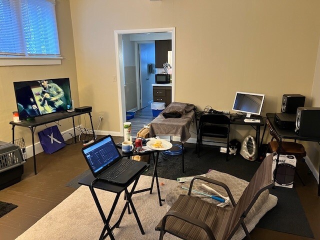 Building Photo - 705 W California Ave