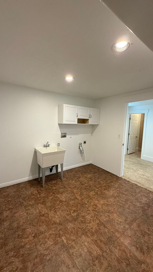 Building Photo - Large Single Family Lehi Home available now!