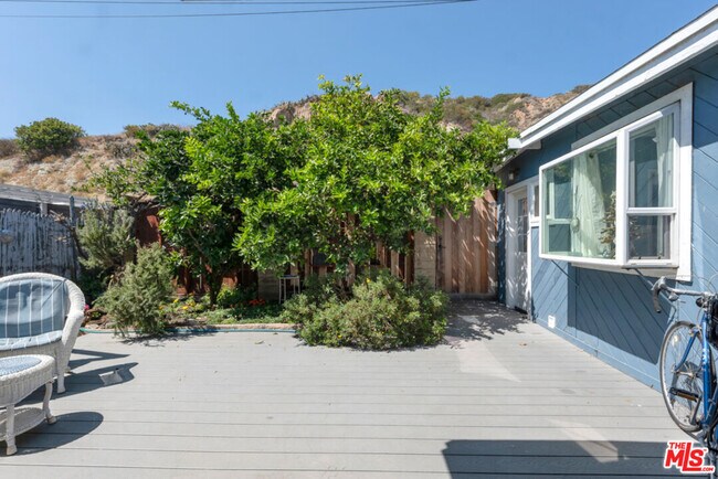Building Photo - 24528 Malibu Rd