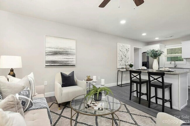 Building Photo - 3216 Credenza Rd