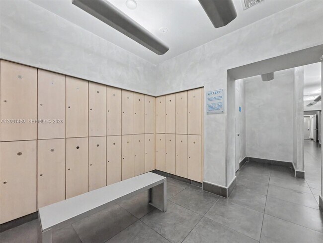 Building Photo - 2950 NE 188th St