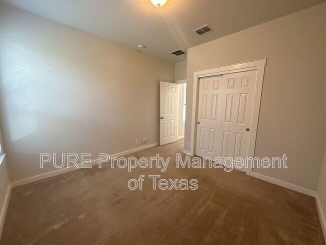 Building Photo - 2101 Rivers Edge Way