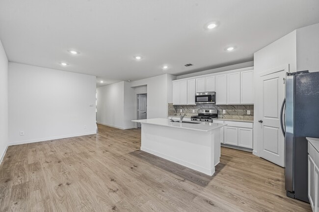 Building Photo - 3919 Langridge Dr