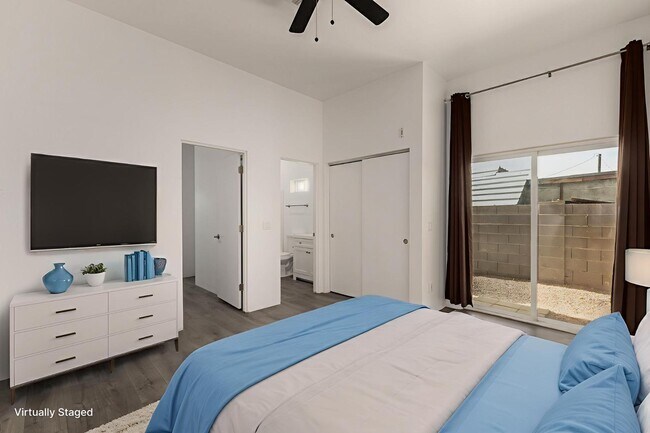 Building Photo - 1933 E Monroe St