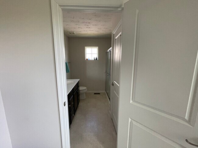 Building Photo - 1164 Trovillo Dr