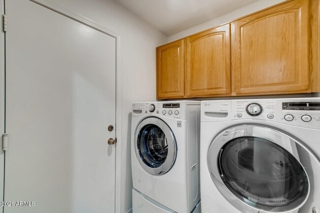 Building Photo - 10310 E Le Marche Dr