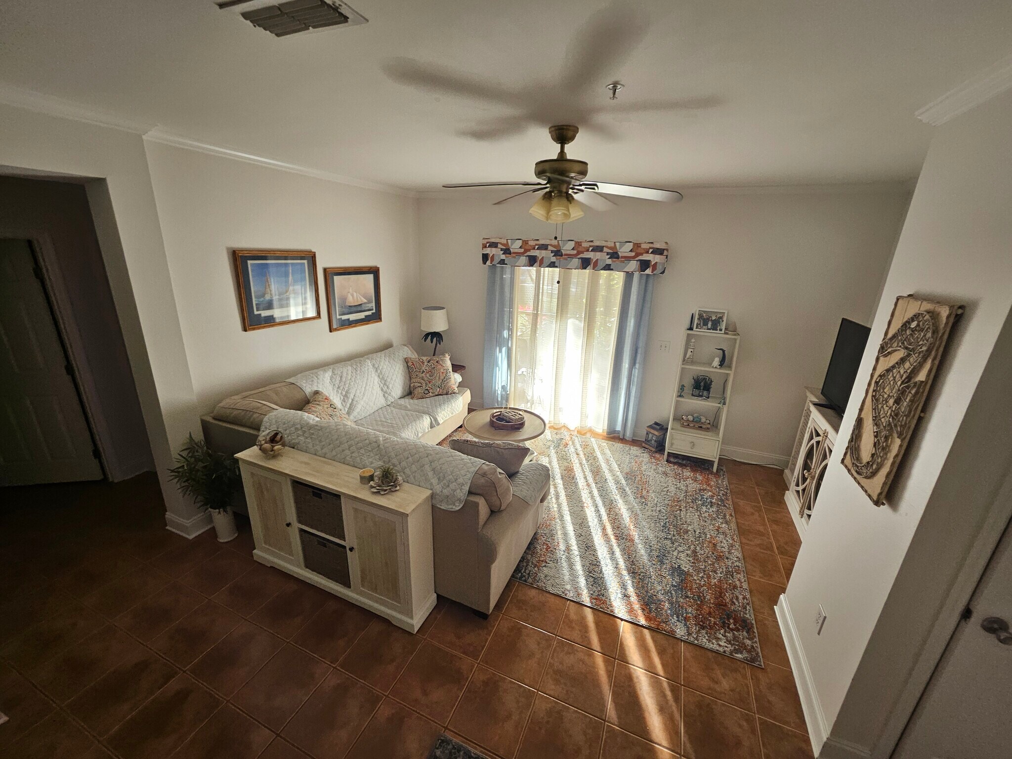 living room , pslider to lanai - 140 Veracruz Dr