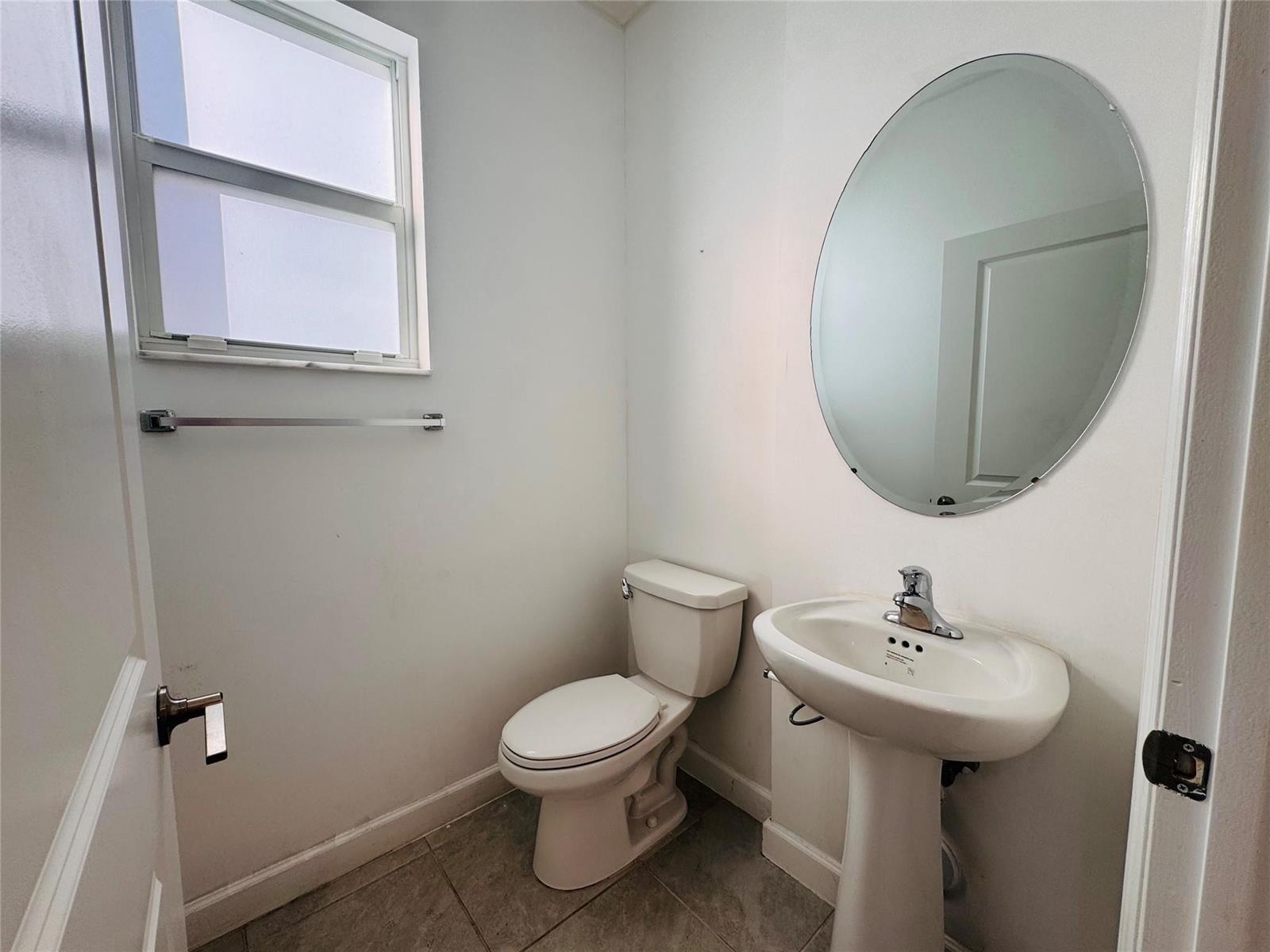 Building Photo - 2437 NW 131st Cir