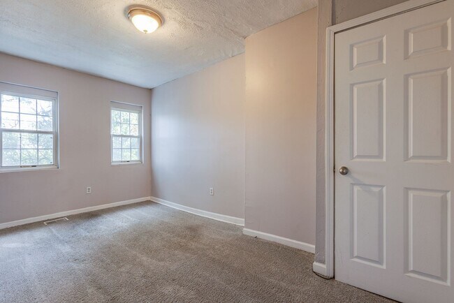 Building Photo - 2013 Gregory St