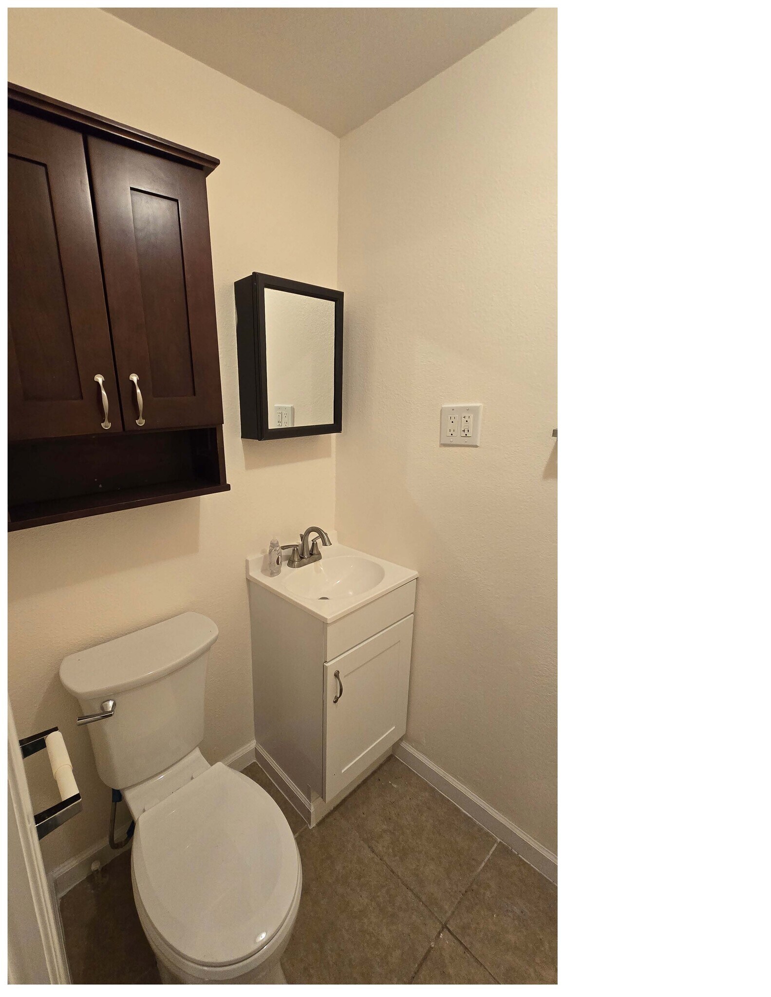 Building Photo - 10217 Yorba St