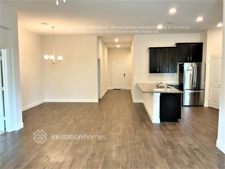 Building Photo - 3112 Aransas Ave