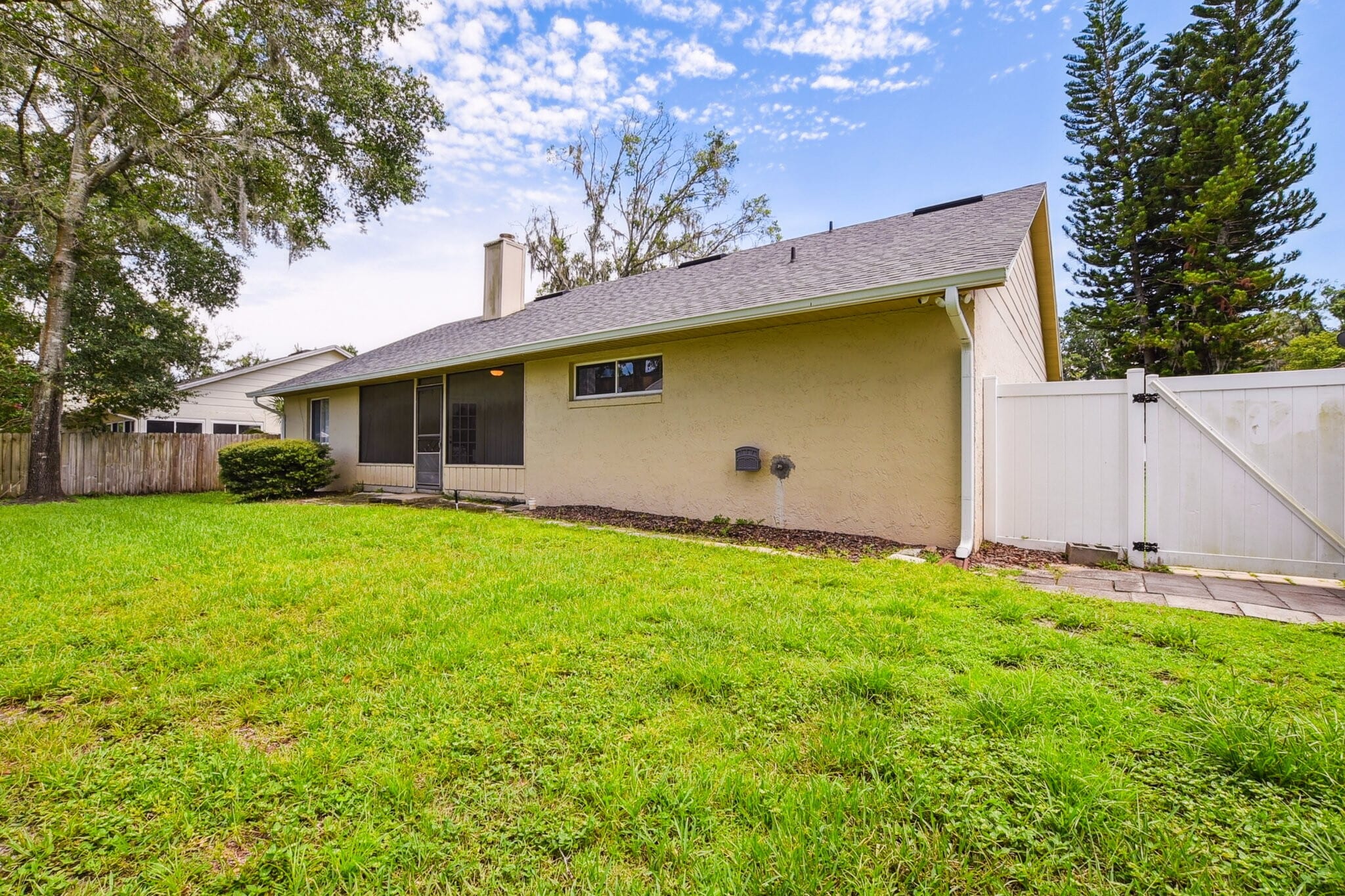 Building Photo - 2285 Lake Francis Dr