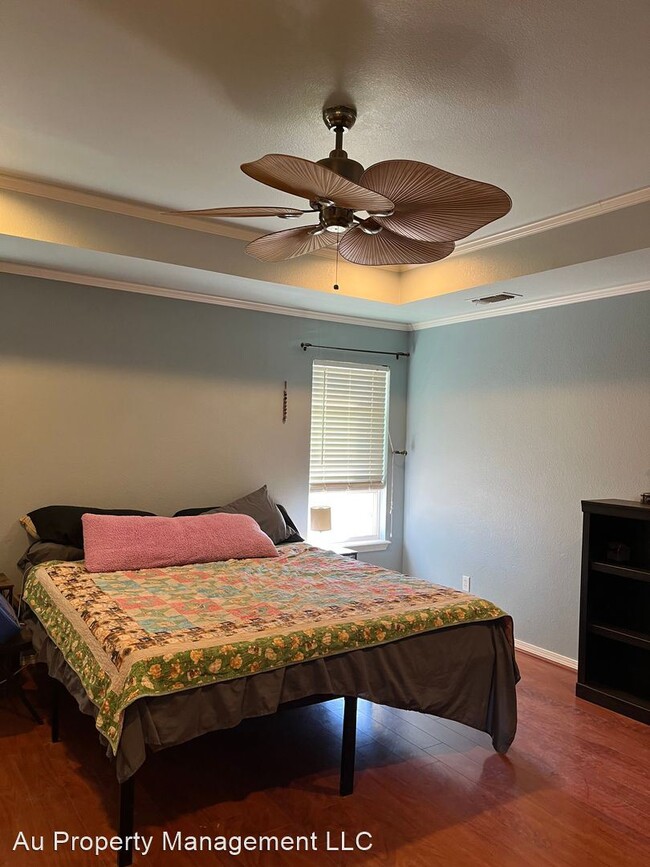 Building Photo - 3 br, 2 bath House - 15702 OUTBACK TRL