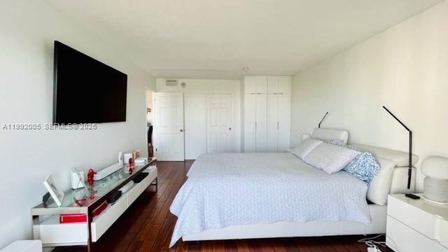 Building Photo - 3731 N Country Club Dr