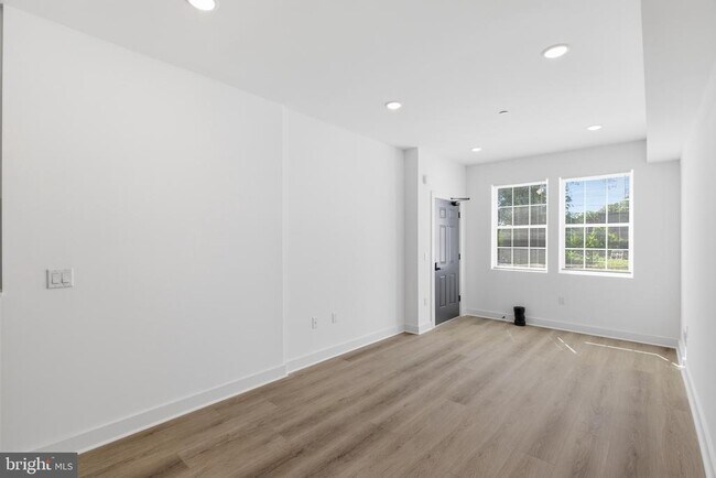Building Photo - 2532 N 11th St