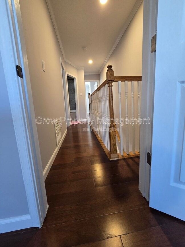 Building Photo - 1649 S Bailey St