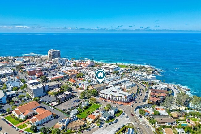 Building Photo - 1250 Cave St