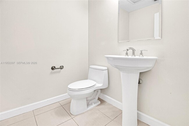 Building Photo - 1945 S Ocean Dr