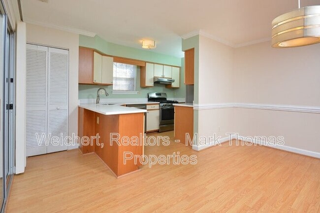 Building Photo - 425 Summerwalk Cir