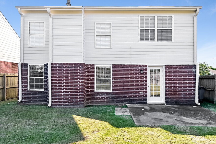 Building Photo - 7356 Green Ash Dr