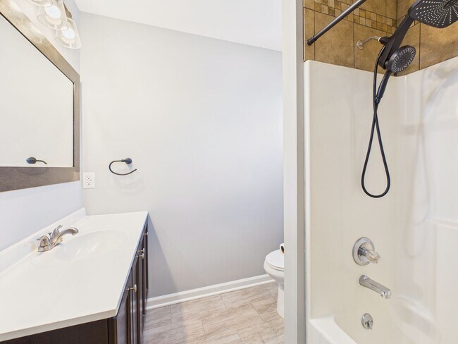 Building Photo - Beautiful Spacious Single Family in Blue Meadow Farms