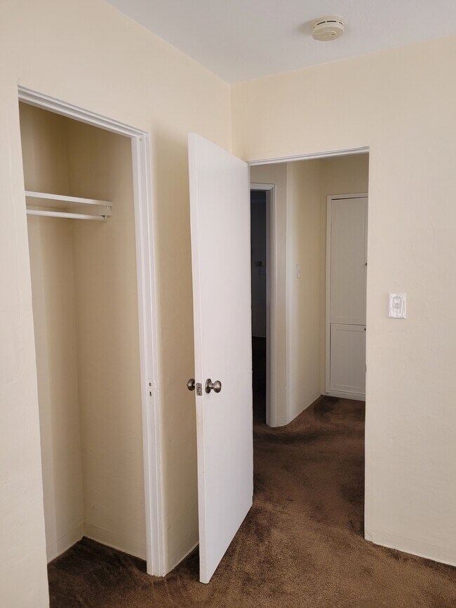 Building Photo - 1426 Orizaba Ave