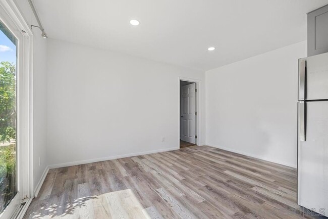 Building Photo - 251 Sandstone St