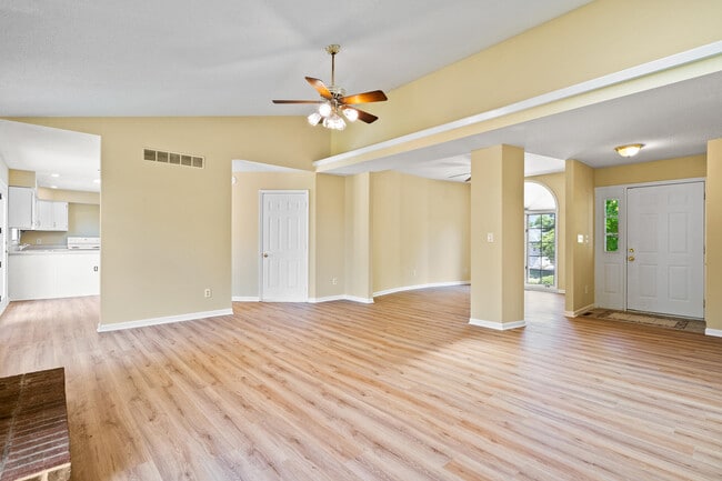 Building Photo - 2601 Hillshire Dr