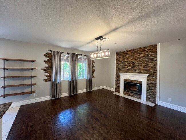 Building Photo - 13539 Whipple St