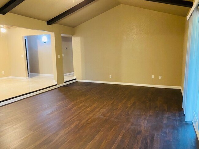 Building Photo - $2,295 Shaw & Fowler, 4 Bedroom Home - Ral...