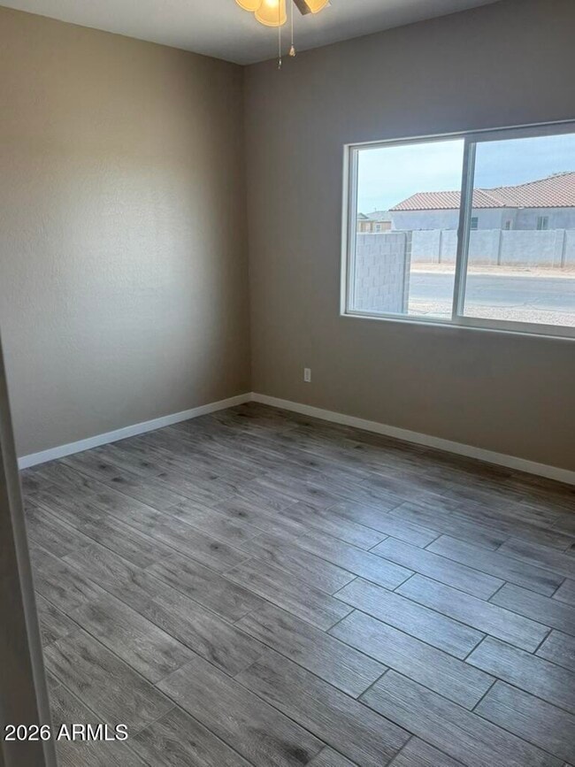 Building Photo - 15235 S Country Club Dr